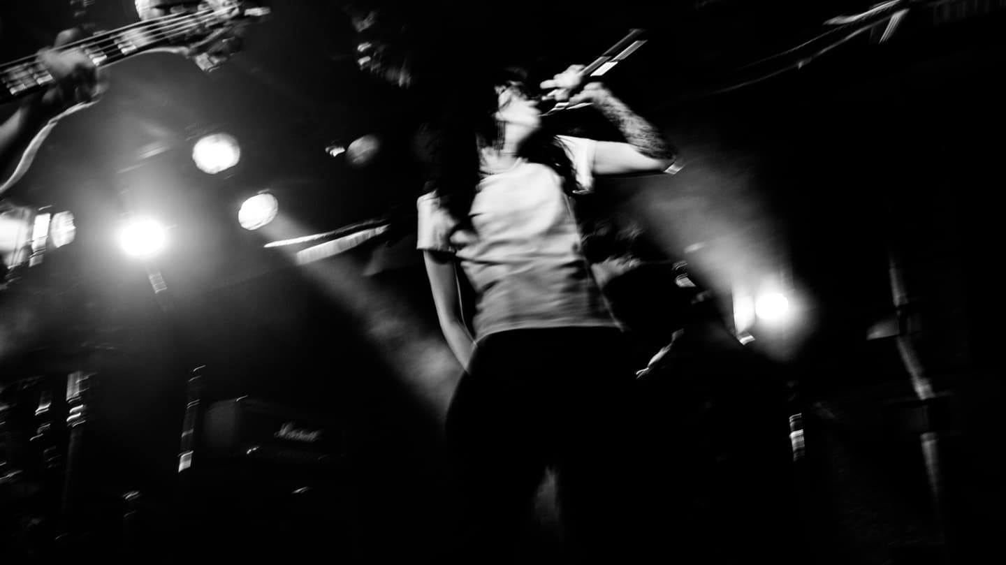 ライブ写真- ロックバンド - モノクロ